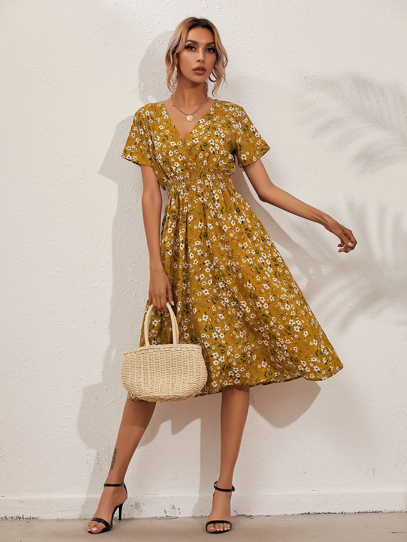 Fresh and Stylish Slim-Waist A- line Floral Dress