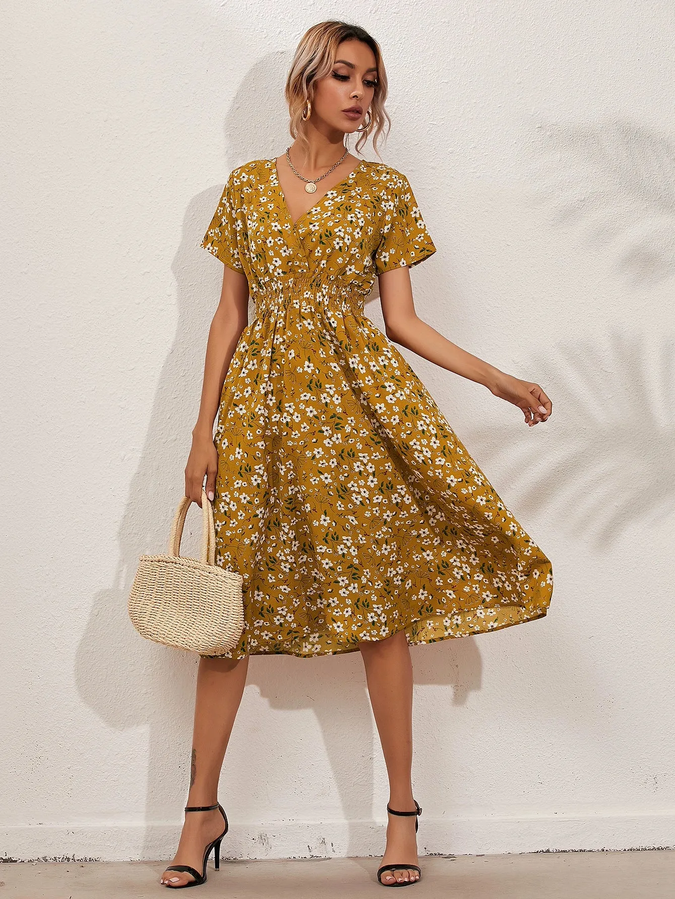 Fresh and Stylish Slim-Waist A- line Floral Dress